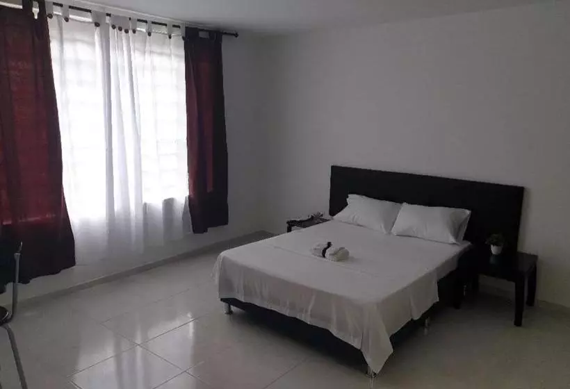 ペンション Granada,s Home