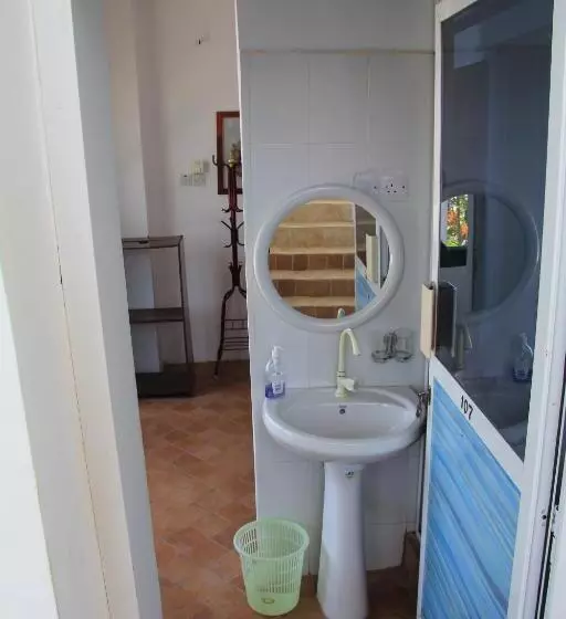 ペンション Homeland Swahili Lodge Nungwi Backpacker Apartments Budget
