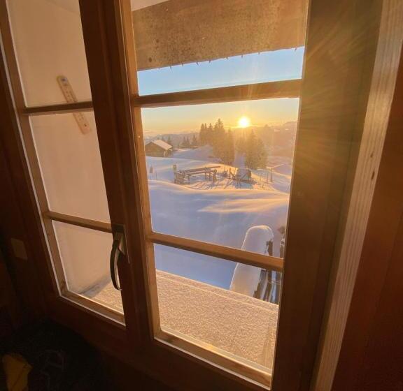 فندق صغير Berggasthaus Rigi Burggeist