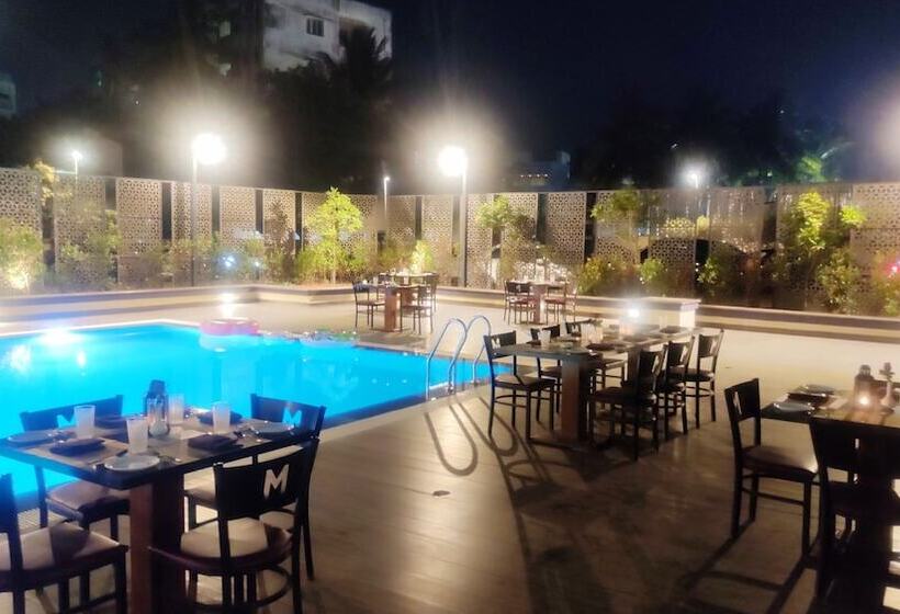 ホテル Manjeera Sarovar Premiere Rajahmundry