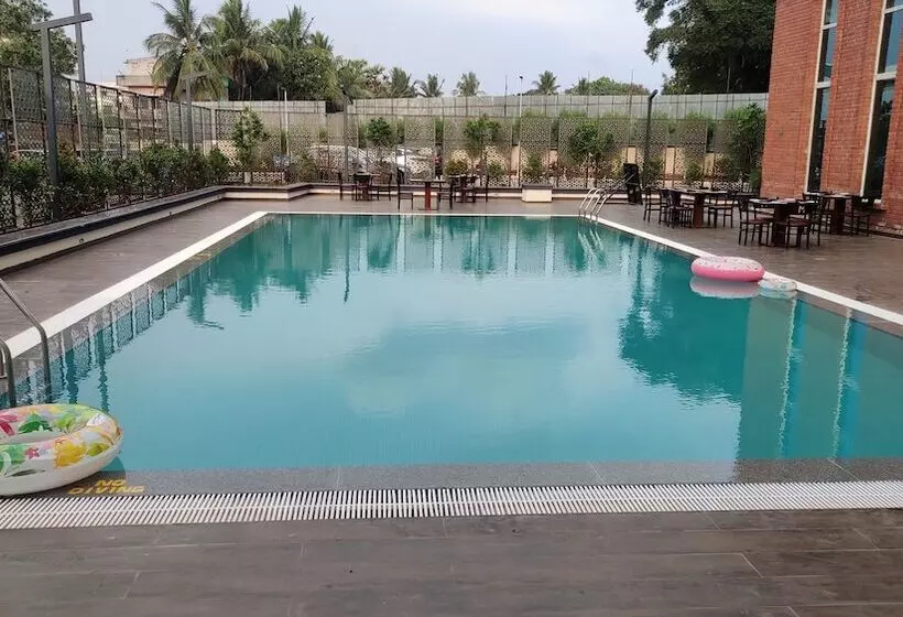 ホテル Manjeera Sarovar Premiere Rajahmundry