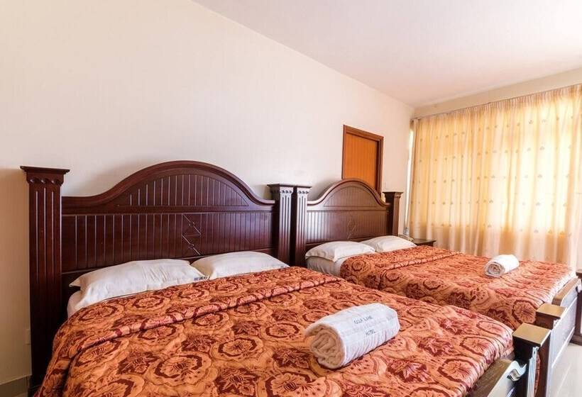 پانسیون Trendy Deluxe Twin Rooms In Masaka 1