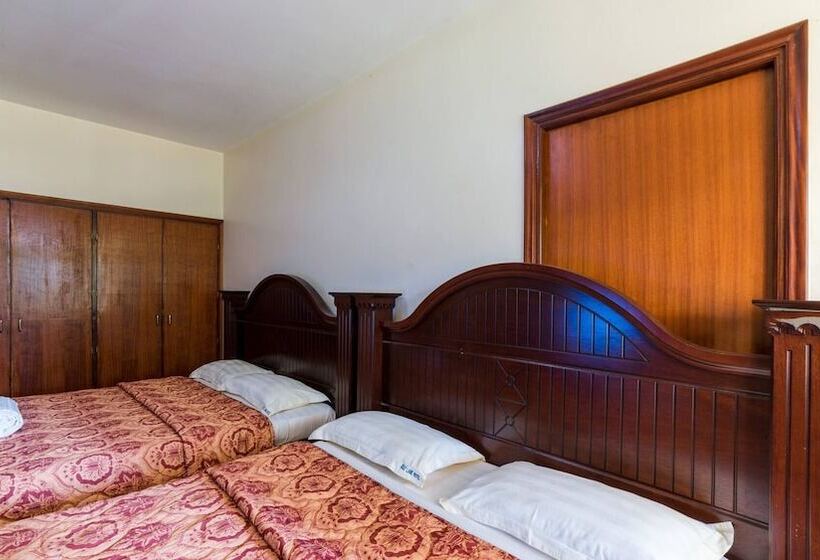 پانسیون Trendy Deluxe Twin Rooms In Masaka 1