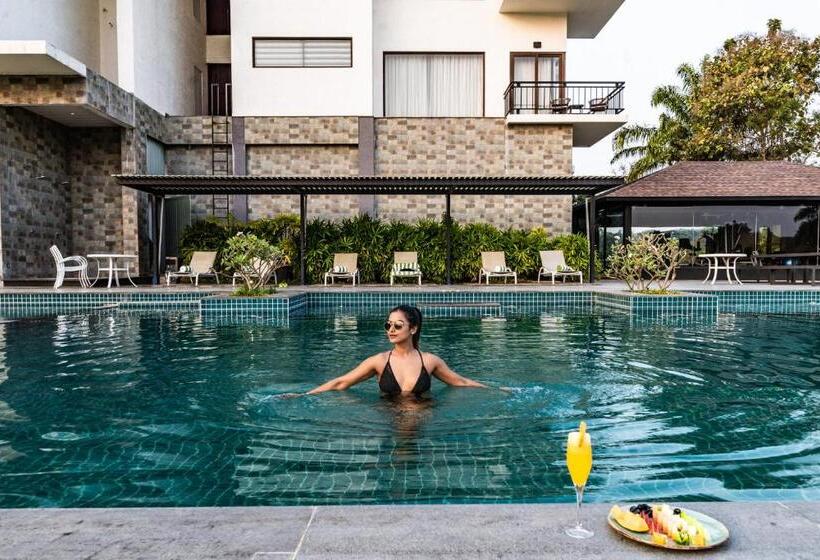 تختخواب و صبحانه Kimmane Golf Resort