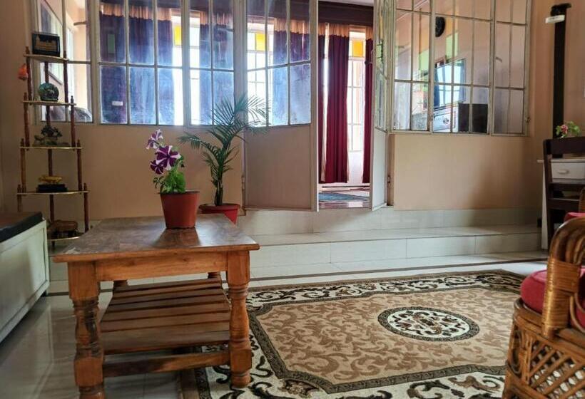 تختخواب و صبحانه Sai´s Grace