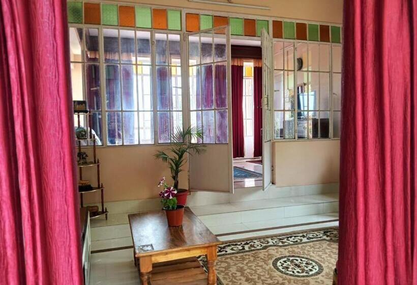 تختخواب و صبحانه Sai´s Grace