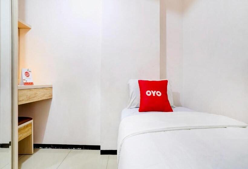 Отель Collection O 90205 Queen Rent Apartment Gateway Pasteur