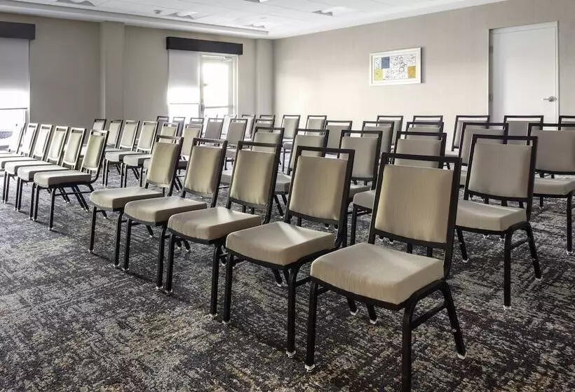 هتل Hyatt Place Charlotte University