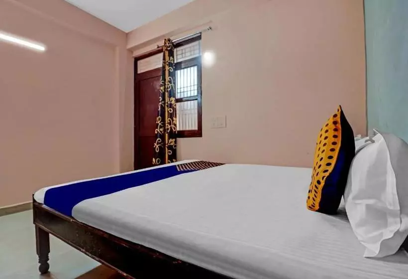 هتل Spot On 77641 Royal Stay