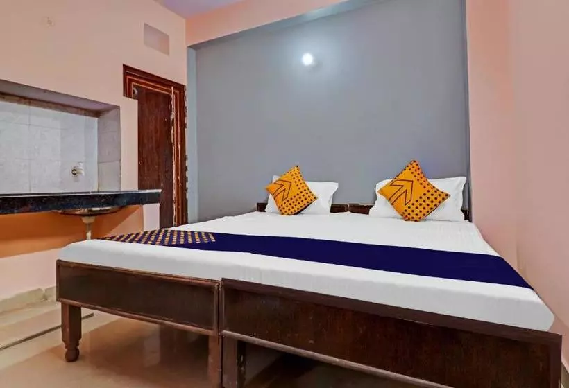 هتل Spot On 77641 Royal Stay