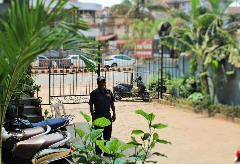 Hotel The Golden Sands