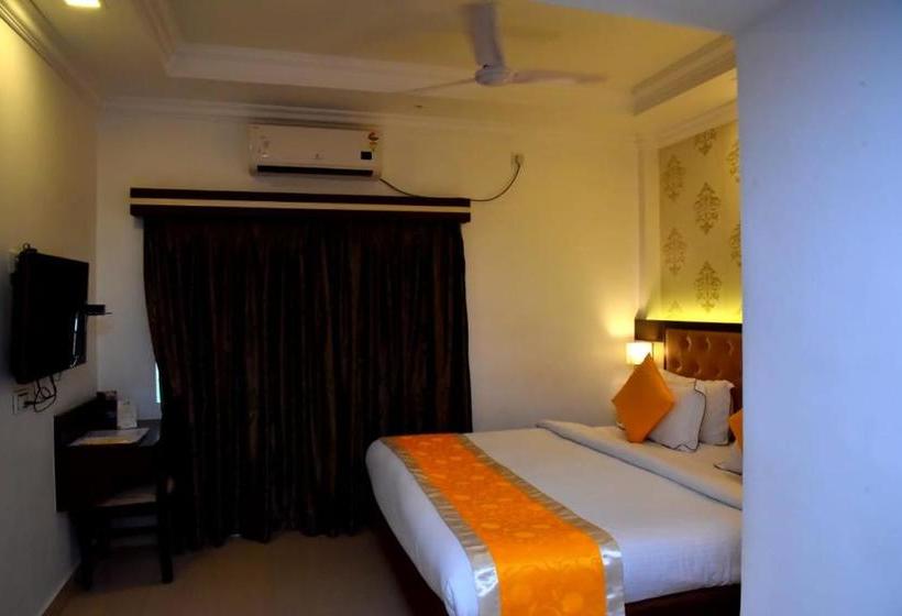 ホテル The Grand Krishna Luxury