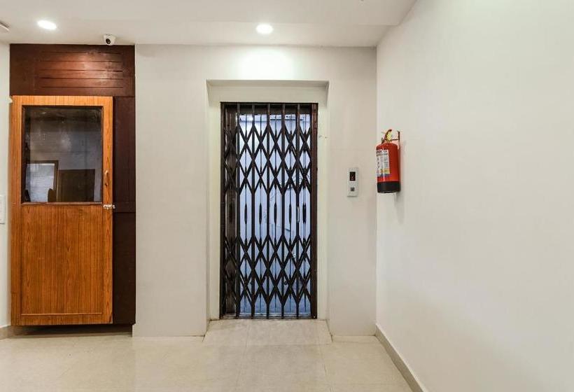 펜션 Oyo 77206 Thamarai Resort