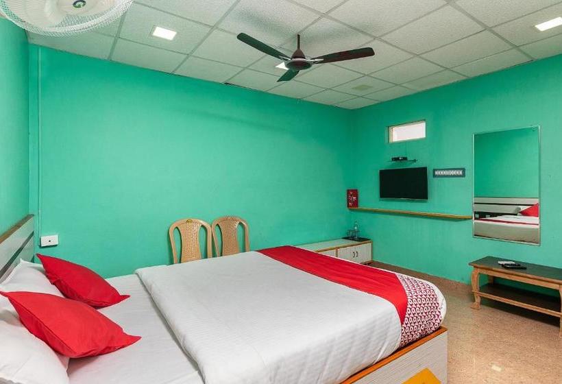 펜션 Oyo 77206 Thamarai Resort