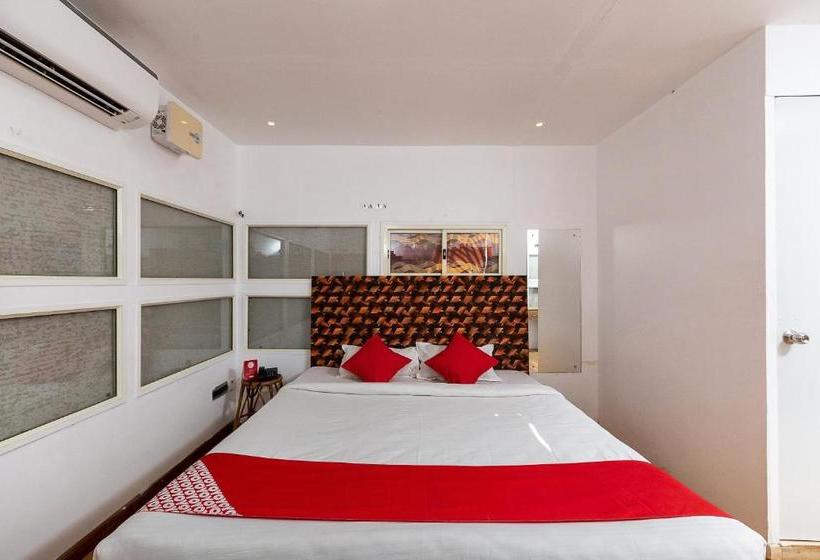 펜션 Oyo 77206 Thamarai Resort