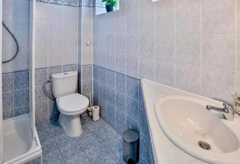 Majatalo Penzion Bara