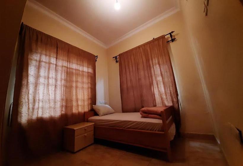 هاستل Nguruma House Of Travellers And Tours