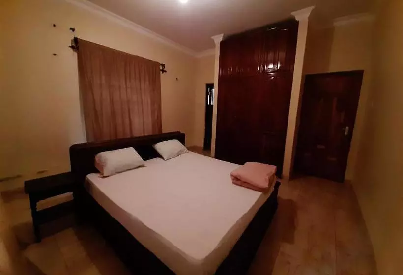 هاستل Nguruma House Of Travellers And Tours