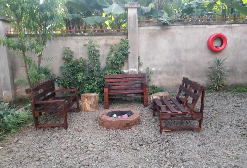 هاستل Nguruma House Of Travellers And Tours