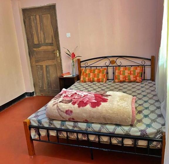 هاستل Nguruma House Of Travellers And Tours