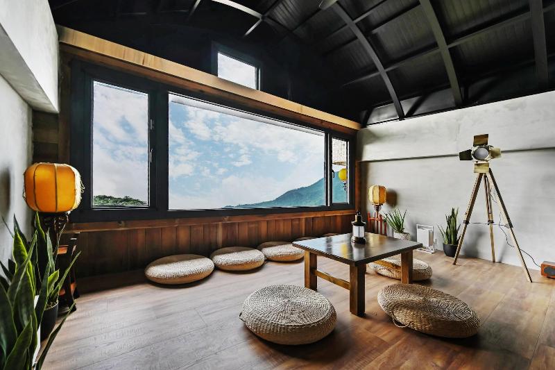 تختخواب و صبحانه H& Jiufen The Ocean Theory