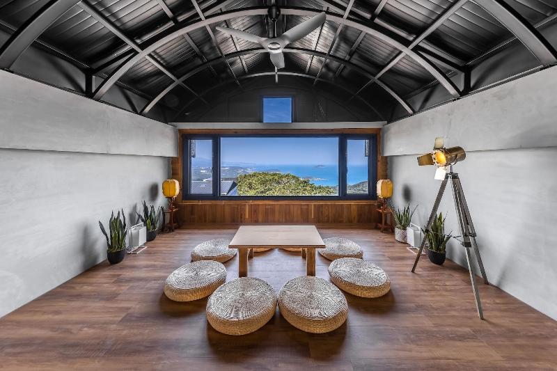 تختخواب و صبحانه H& Jiufen The Ocean Theory