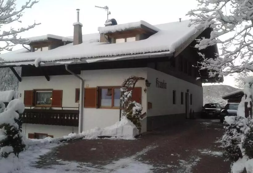 Aamiaismajoitus (B&B) Apartments Kranebitt