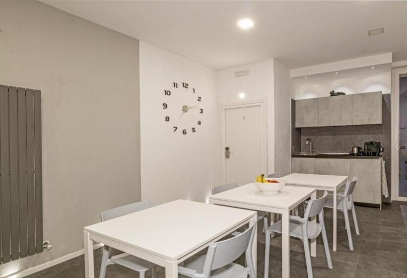 Casa Mirko B & B Con Stazione Ricarica Auto Elettriche Parcheggio Privato Auto Moto Biciclette