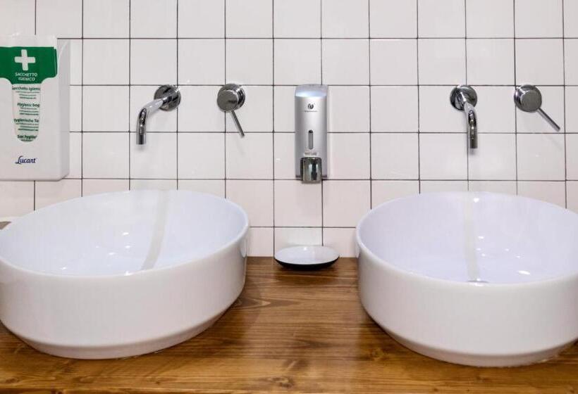 Casa Mirko B & B Con Stazione Ricarica Auto Elettriche Parcheggio Privato Auto Moto Biciclette