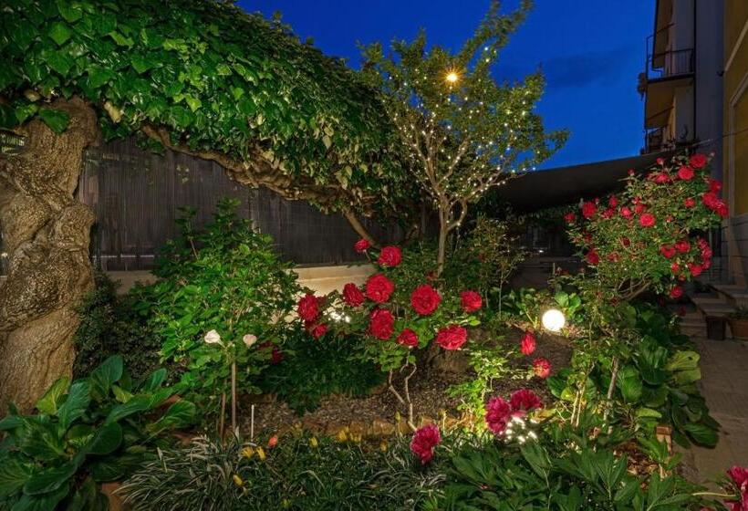 Casa Mirko B & B Con Stazione Ricarica Auto Elettriche Parcheggio Privato Auto Moto Biciclette