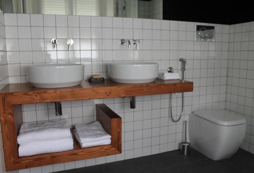 Casa Mirko B & B Con Stazione Ricarica Auto Elettriche Parcheggio Privato Auto Moto Biciclette