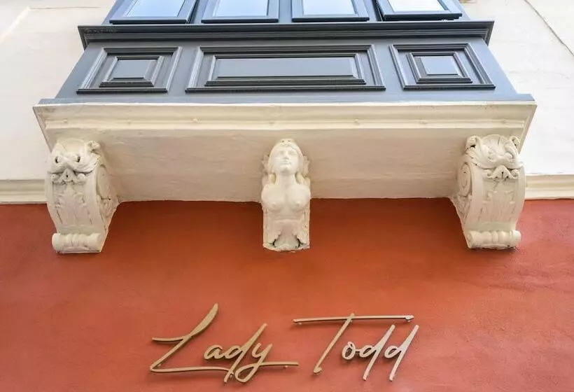 هتل Lady Todd