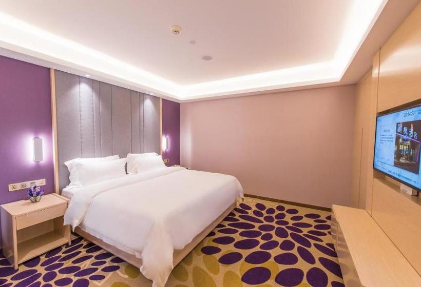 Lavande Hotel Wuhan Guanggu Plaza