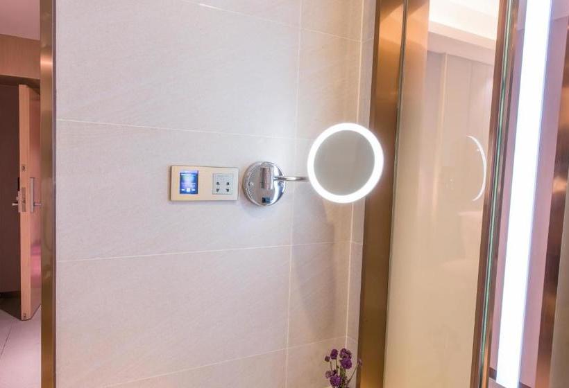 Lavande Hotel Wuhan Guanggu Plaza