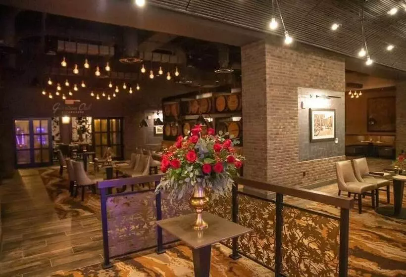 ホテル Oak Grove Racing Gaming