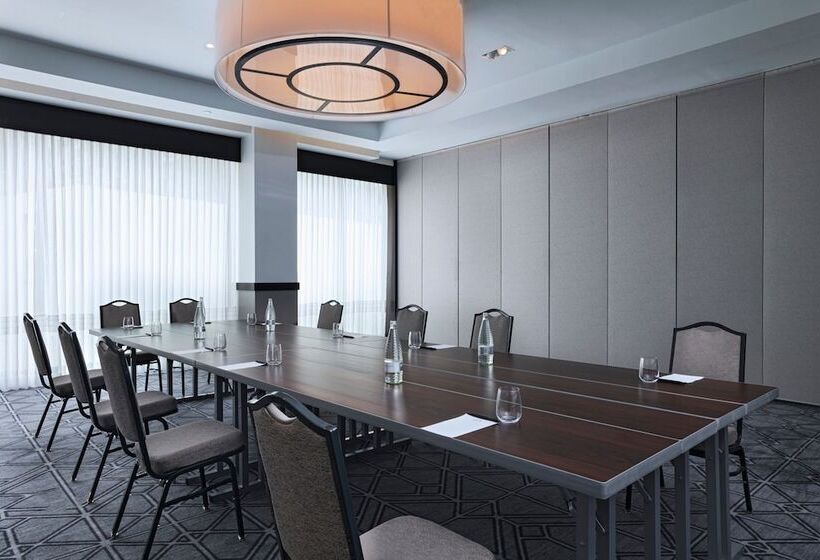 هتل The Brix Autograph Collection