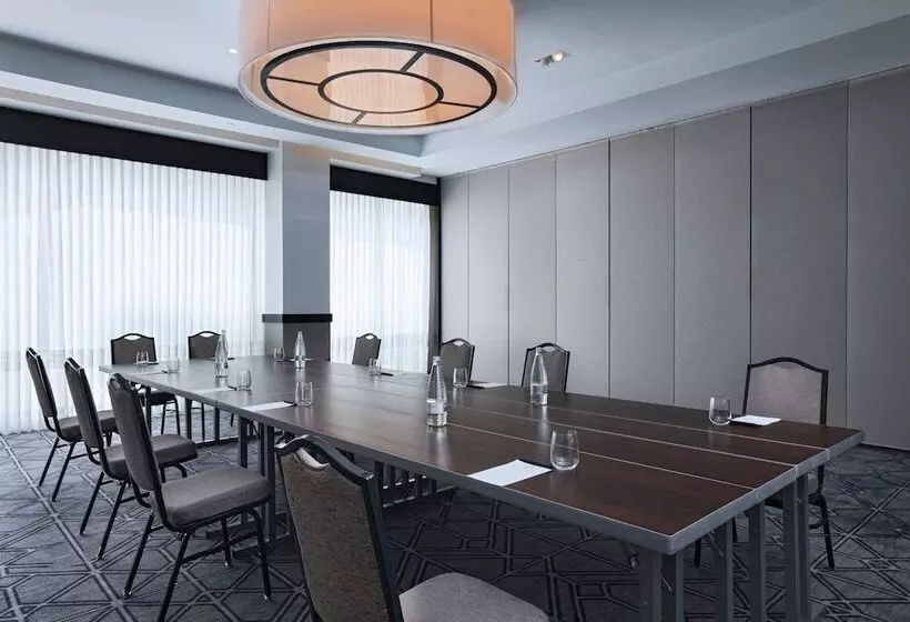 هتل The Brix Autograph Collection