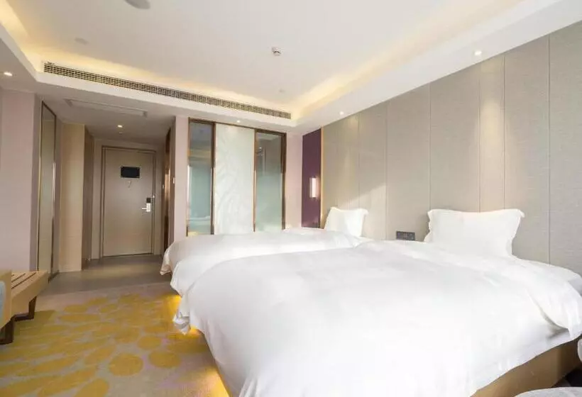 Lavande Hotel Jingmen Planet World City
