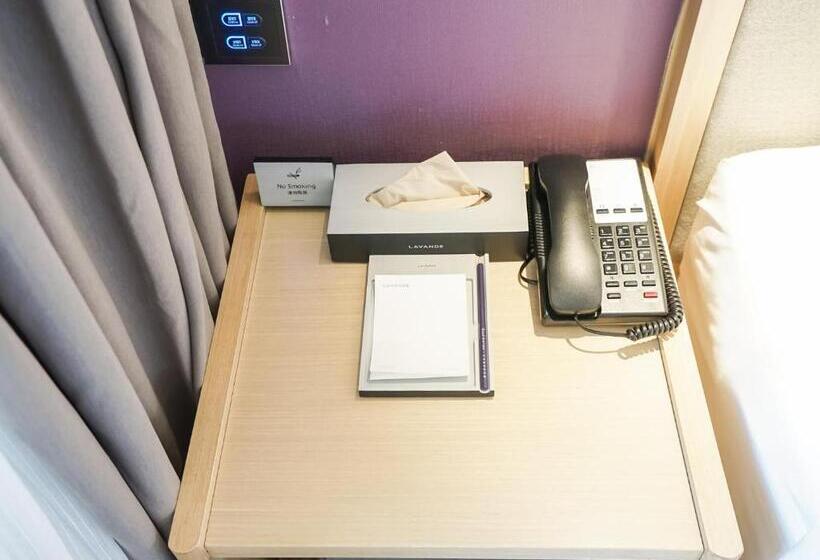 Lavande Hotel Jingmen Planet World City