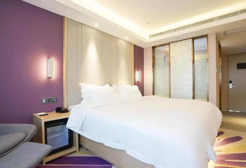Lavande Hotel Jingmen Planet World City