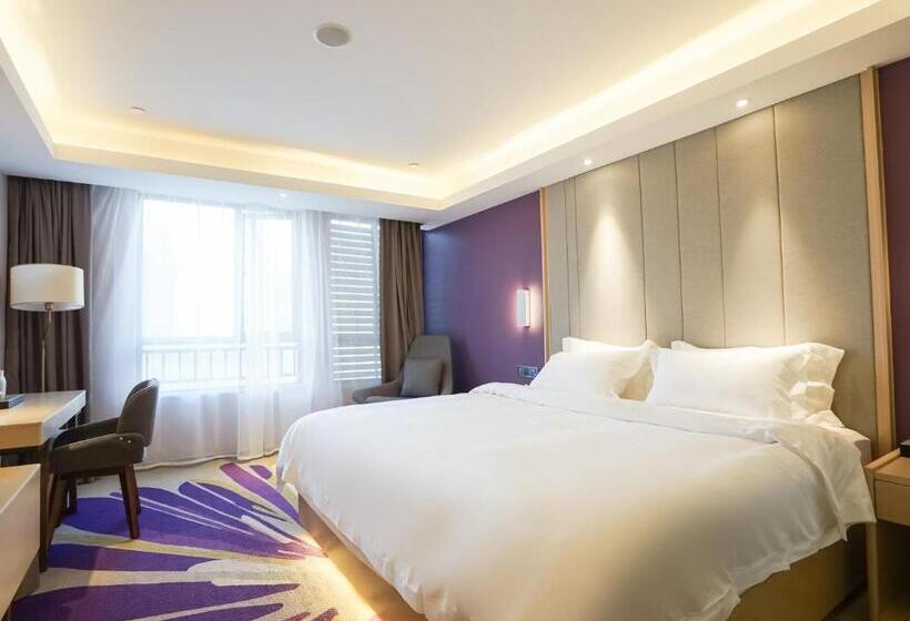 Lavande Hotel Jingmen Planet World City
