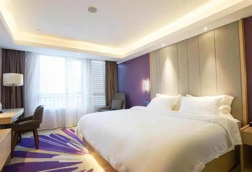 Lavande Hotel Jingmen Planet World City