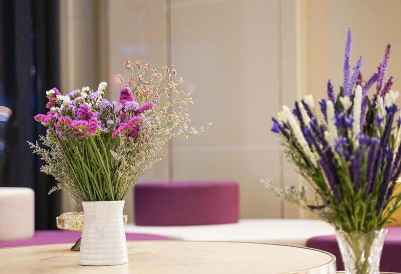 Lavande Hotel Jingmen Planet World City