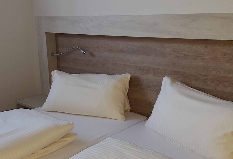 Пансион Landgasthof Zur Linde