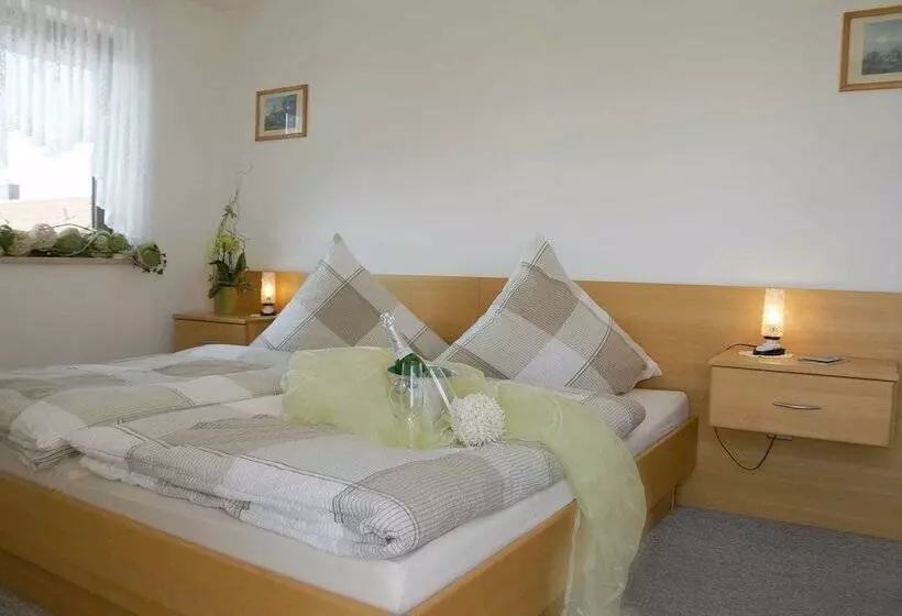 Majatalo Landgasthof Zur Linde