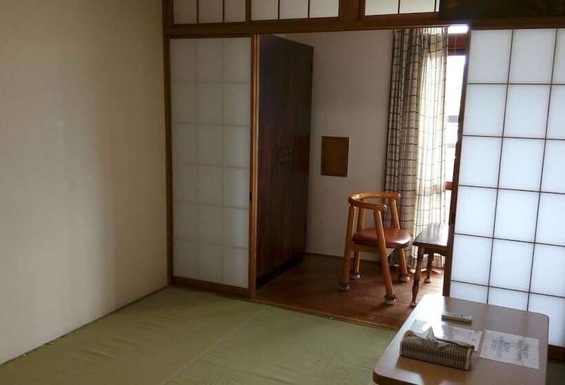 膳宿费 Poka Poka Village