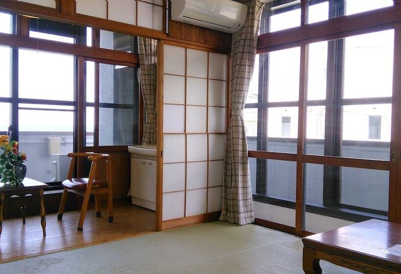 膳宿费 Poka Poka Village