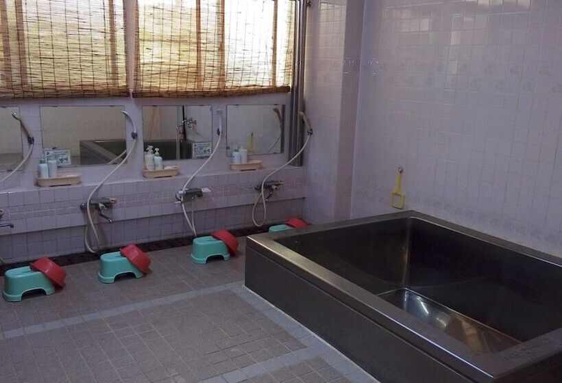 膳宿费 Poka Poka Village