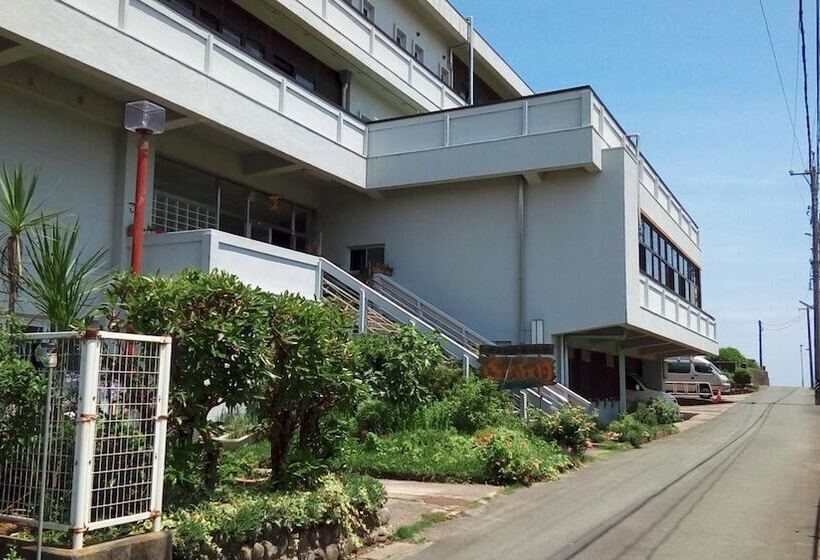 膳宿费 Poka Poka Village