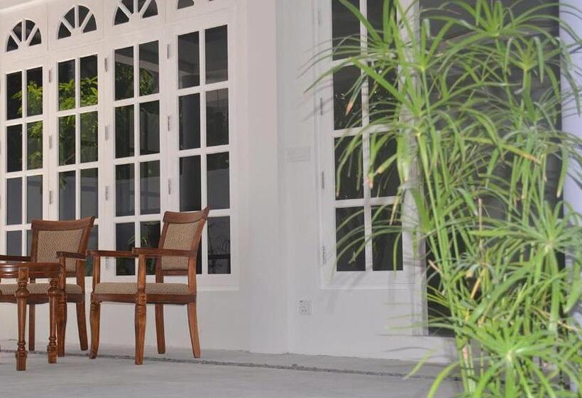 پانسیون Tiger Shark Residence & Dive